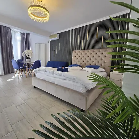 Belle View - Pool & Apartment