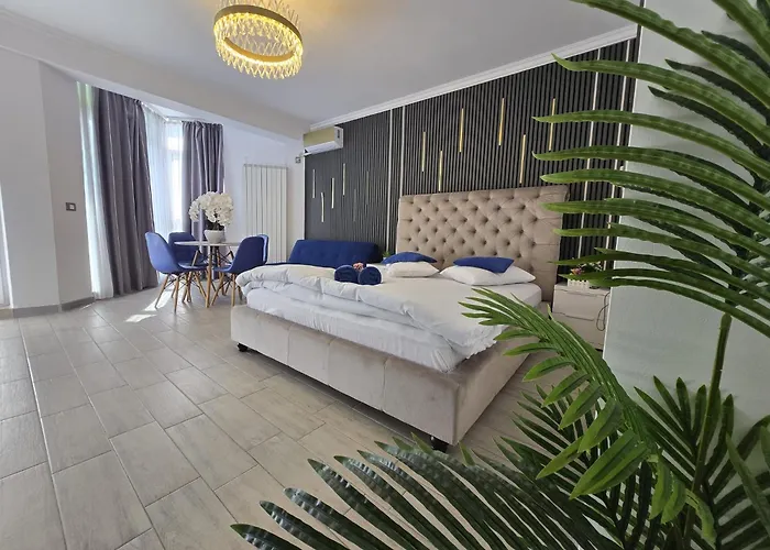 Belle View - Pool & Apartment