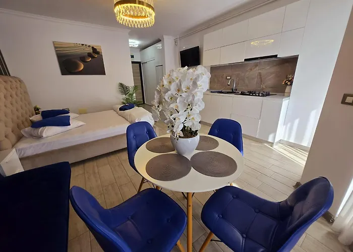 Belle View - Pool & Apartment